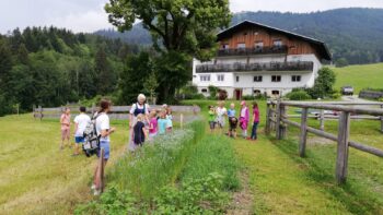 Permalink auf:Wanderung zum Stadlerhof im Rahmen des Projektes „Mit dem Flachs durchs ganze Jahr“